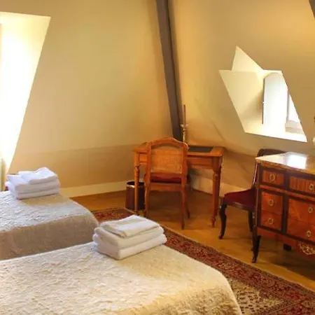 La Maison Des Sarrasins Homestay
