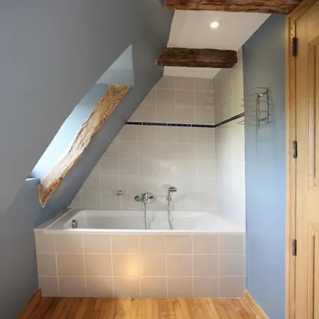 La Maison Des Sarrasins Homestay