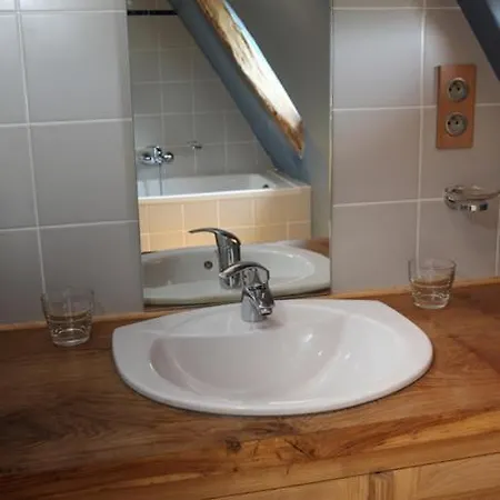 La Maison Des Sarrasins Homestay