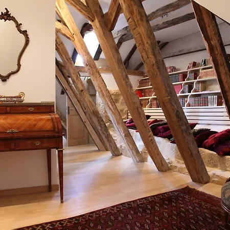 La Maison Des Sarrasins