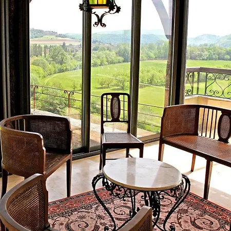 La Maison Des Sarrasins Homestay *