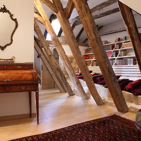 La Maison Des Sarrasins Homestay *