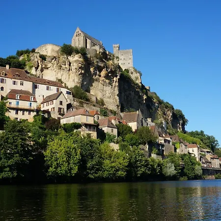 La Maison Des Sarrasins Homestay