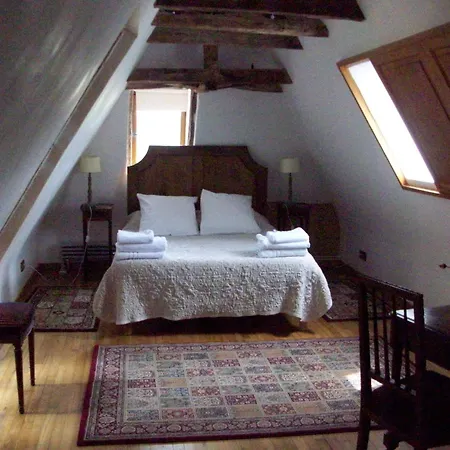 Homestay La Maison Des Sarrasins *